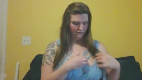 Snapshot of kaytiebird96 chatting on September 24, 6:25 pm Katie Bird online show from September 24, 6:25 pm