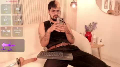 Alfred - INDEPENDIENT MODEL online show from June 15, 6:16 am