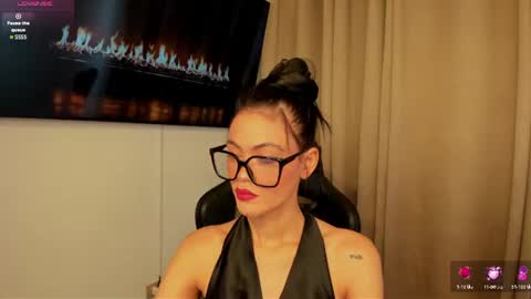Keily brox online show from July 12, 8:45 pm