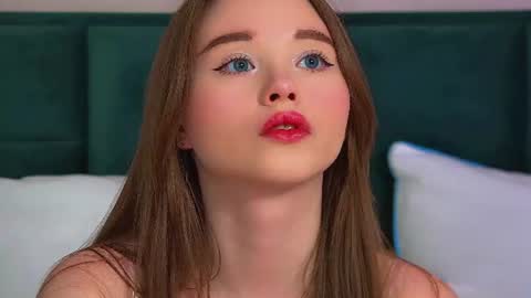 Keira online show from June 18, 6:13 pm