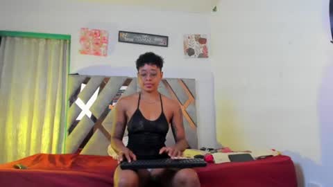 kelly__thomson online show from June 16, 9:30 pm