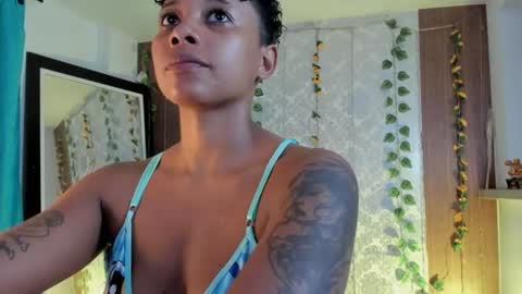 kelly__thomson online show from July 8, 11:19 pm