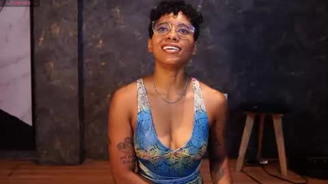 kelly__thomson online show from July 24, 2:47 pm