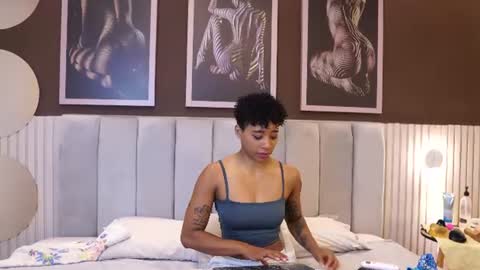 kelly__thomson online show from July 29, 12:16 pm