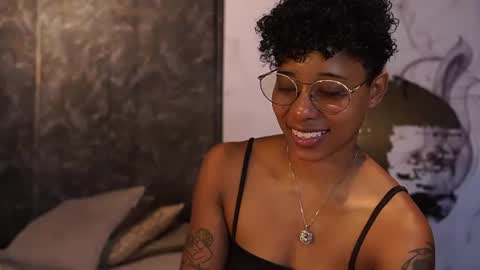 kelly__thomson online show from August 1, 1:13 pm