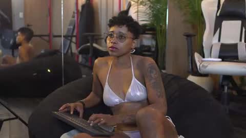 kelly__thomson online show from July 6, 2:14 pm