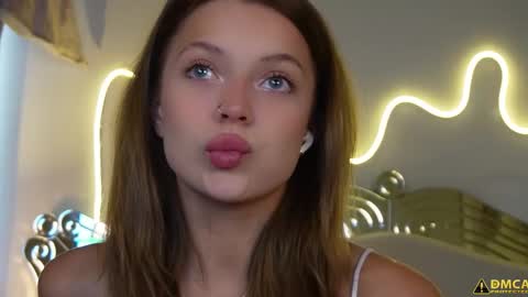 Kelly online show from March 5, 5:27 am