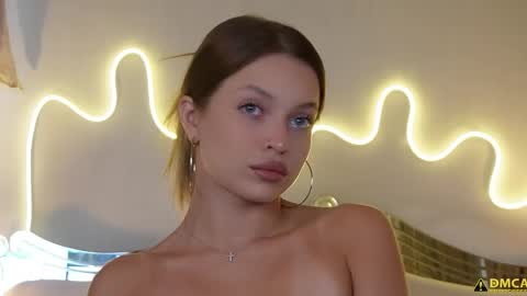 Kelly online show from March 16, 5:21 am