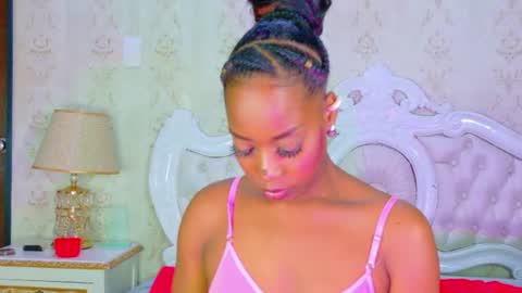 kelly_swift online show from June 25, 5:23 am