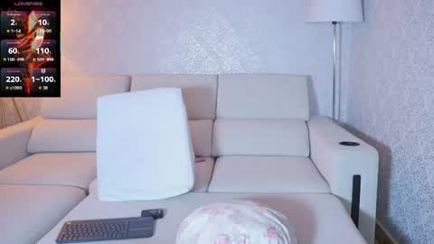 vanessa online show from July 8, 2:42 pm