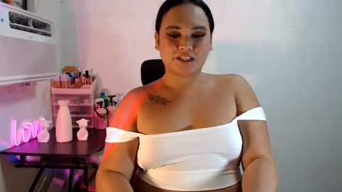 KELLY MCDOLEN online show from July 28, 12:59 pm