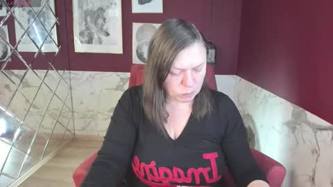 Kelly online show from December 18, 5:14 am