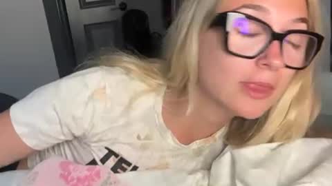 Kelsey Blu online show from June 16, 11:42 pm