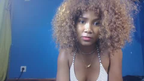 kelyhondra online show from April 28, 2:27 am