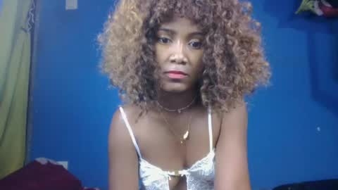 kelyhondra online show from April 29, 2:38 am