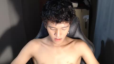 Snapshot of ken_bigcockxx chatting on September 12, 1:02 pm Ken online show from September 12, 1:02 pm