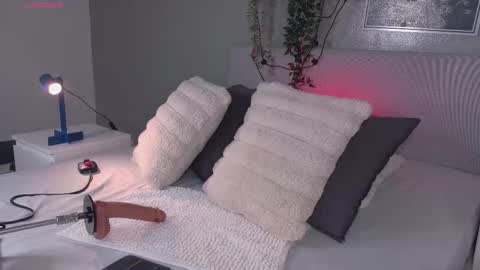   online show from February 21, 11:35 am