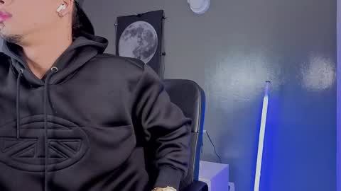   online show from October 11, 11:59 am