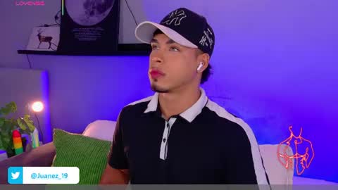   online show from July 22, 9:55 am