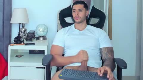 ken_mailik online show from June 18, 1:00 am