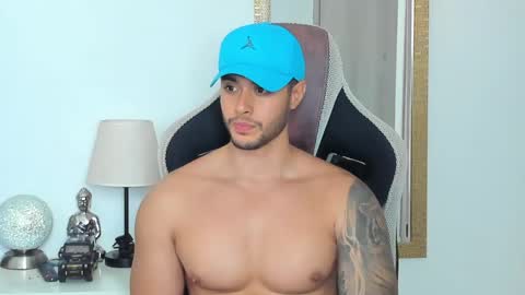 ken_mailik online show from May 20, 11:44 pm