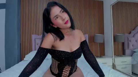 Kendall Jenner online show from September 11, 4:47 am