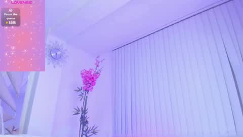 Kendall Jenner online show from February 27, 4:24 am