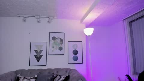 Kendall Jenner online show from January 29, 8:18 am