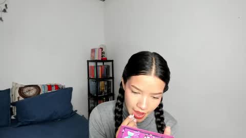 Kendal online show from February 5, 2:59 pm