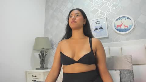 kendall queen   online show from March 2, 12:12 pm
