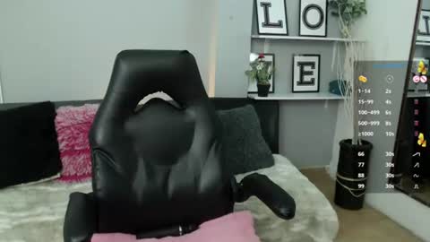 Kendall  online show from July 5, 4:04 am