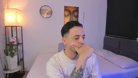 kendel_dimitri online show from June 16, 4:38 am