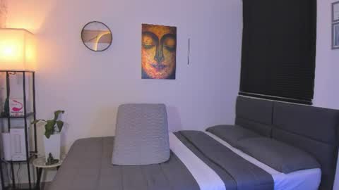 kendel_dimitri online show from July 17, 5:20 am