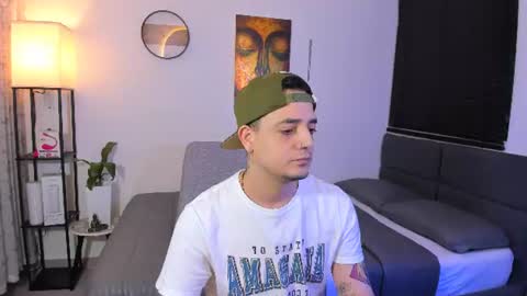 kendel_dimitri online show from July 4, 4:49 am