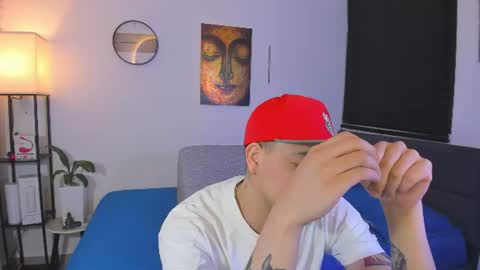 kendel_dimitri online show from June 22, 5:15 am