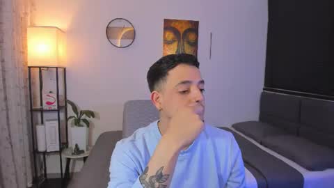 kendel_dimitri online show from June 17, 5:56 am
