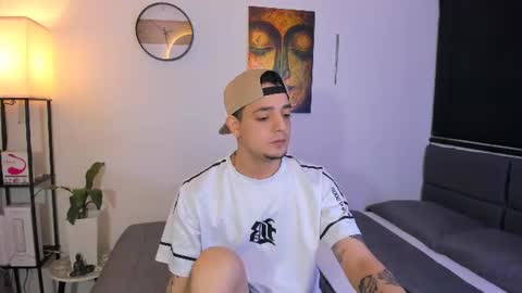 kendel_dimitri online show from July 12, 3:32 am