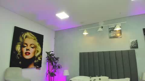 Kendra London online show from July 8, 11:35 am