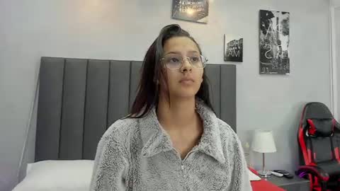 Kendra London online show from July 6, 11:07 am