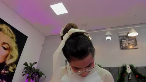 Kendra London online show from December 20, 12:12 pm