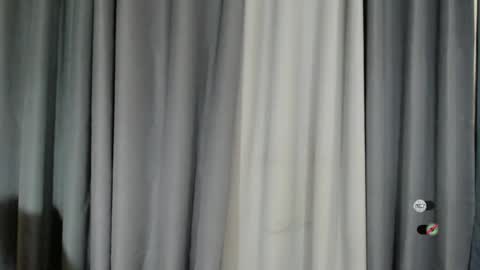Snapshot of kendra_slut chatting on February 25, 5:51 pm K E N D R A online show from February 25, 5:51 pm