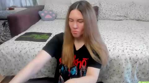 Kendra online show from May 2, 1:11 am