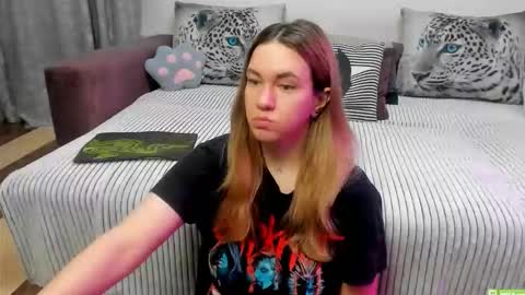 Kendra online show from March 4, 1:13 am