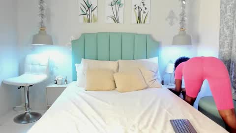 kentha_mitchells online show from March 1, 10:13 am