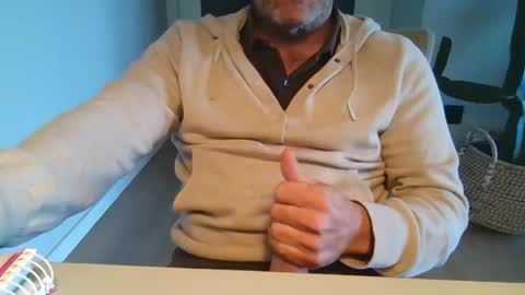 Anton online show from May 8, 6:02 pm