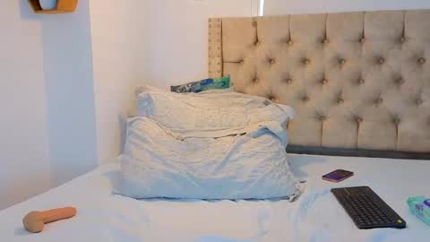 Kery Hillson online show from October 11, 2:32 pm