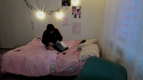 kesh_mne online show from April 30, 4:45 pm