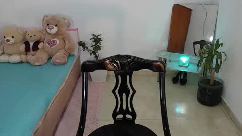 Mia  online show from February 7, 4:32 pm