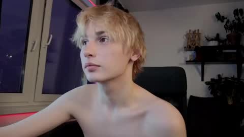 Kessy online show from March 19, 8:36 pm