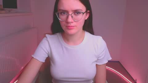 Snapshot of ketrin_pirsss chatting on February 5, 9:46 am Ketrin online show from February 5, 9:46 am